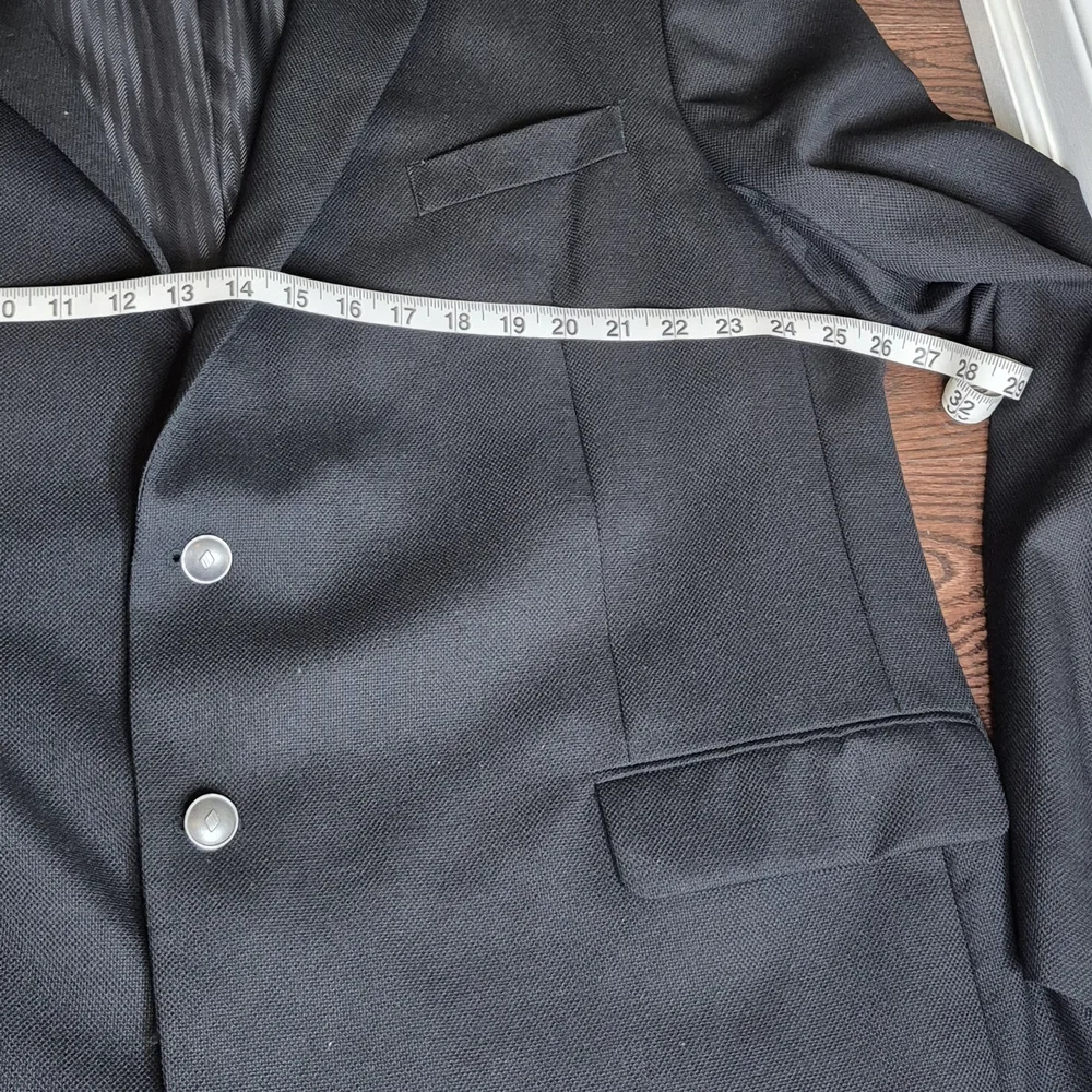 Joseph Abboud Men's Elegant Black Blazer - Picture 3 of 12